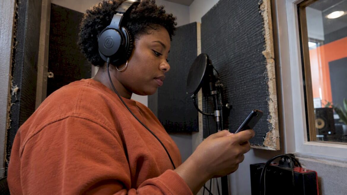 Artist testing a private track link